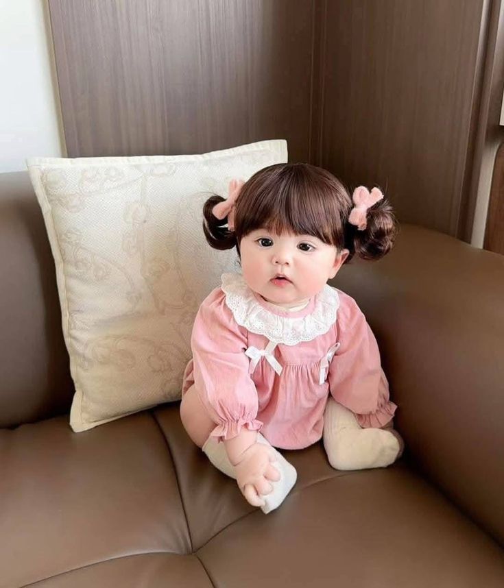 Baby tweet media