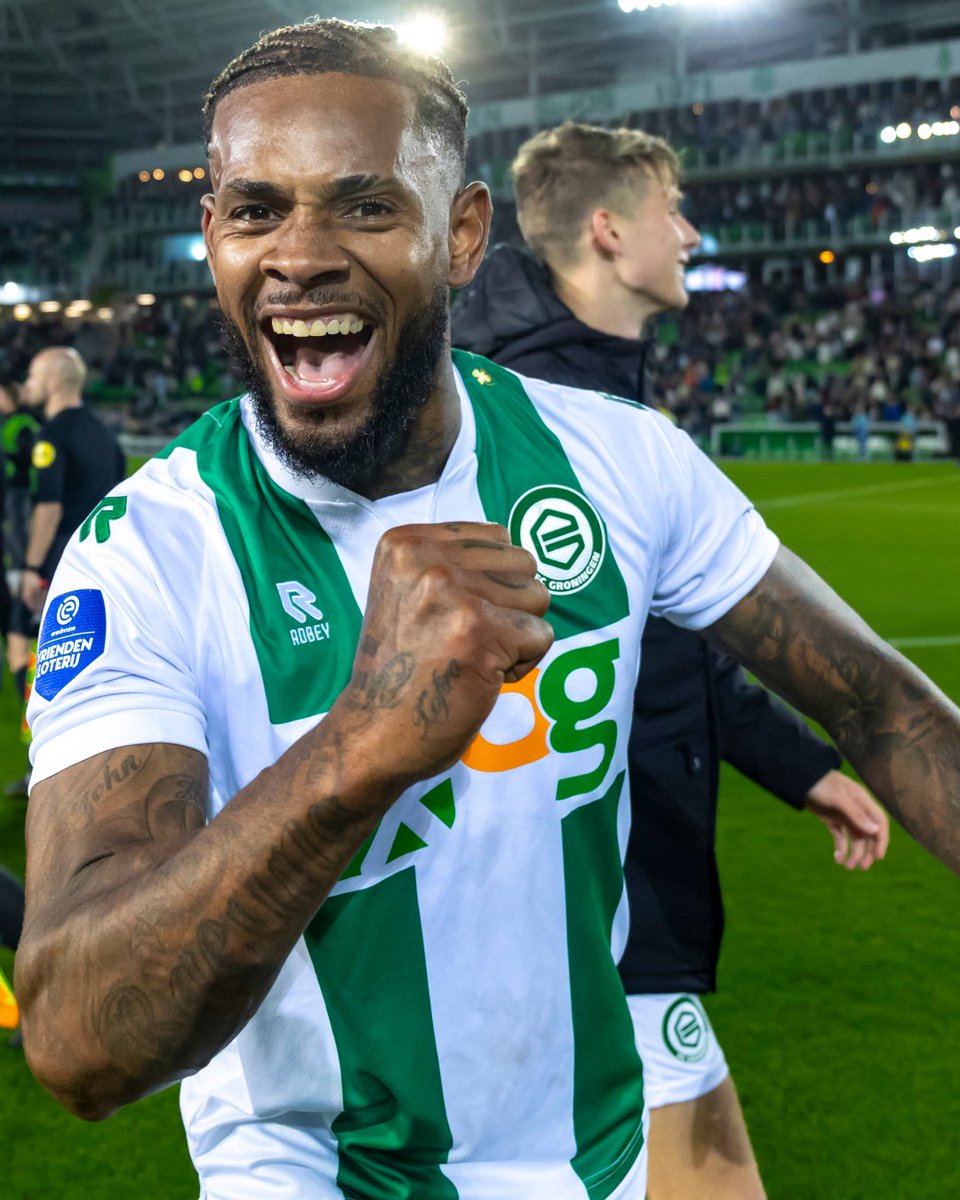 Een echte Groninger is vandaag jarig. 💚

Leandro Bacuna viert namelijk zijn 34e verjaardag. Gefeliciteerd, Leo! 🎊

#trotsvanhetnoorden