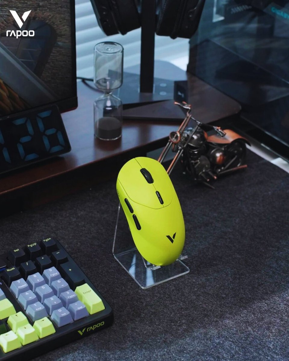 RapooOfficial's tweet photo. โก Powering up with Nordic54 + dual 8K + 500h battery
๐ Shining with Blazing Yellow vibes
๐ Gaming & working with full palm comfort
All in one = VT2Max ๐ฅ
Whoโs upgrading? ๐
#VT2Series #VT2Max #GamingMouse #RapooGaming #8Kwireless #NextGenGaming #pcgame #Longbatterylife https://t.co/BbMG28J0r1