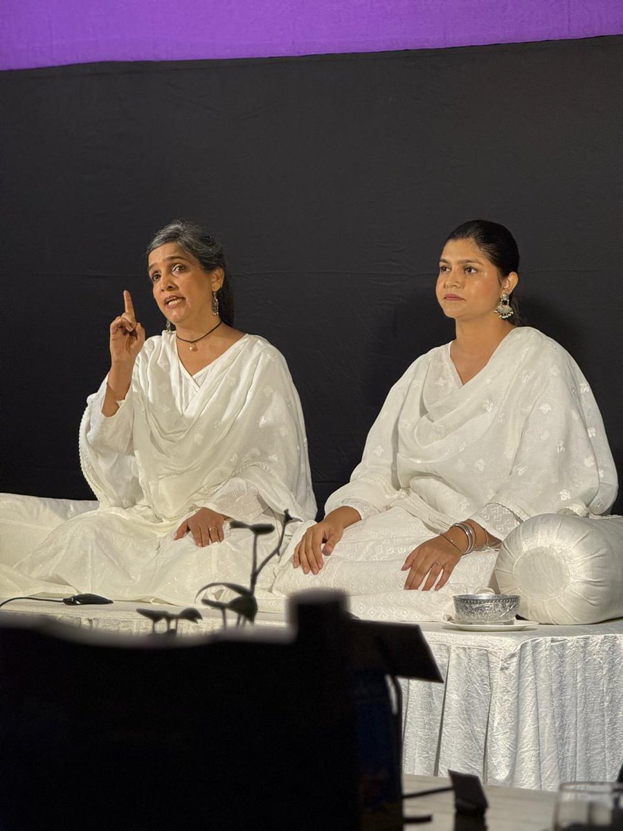 nusrat_ansari's tweet photo. Dastan-e-Chouboli unfolded in Gurgaon last evening at Club Patio, filling the space with laughter, wonder and warmth of an audience that carried the story with us!
Here is a little glimpse of the show!
@DastangoiTheArt 
#dastangoi #urdu #storytelling #theatre #folktale #Gurgaon https://t.co/Zr2pmLDNAW