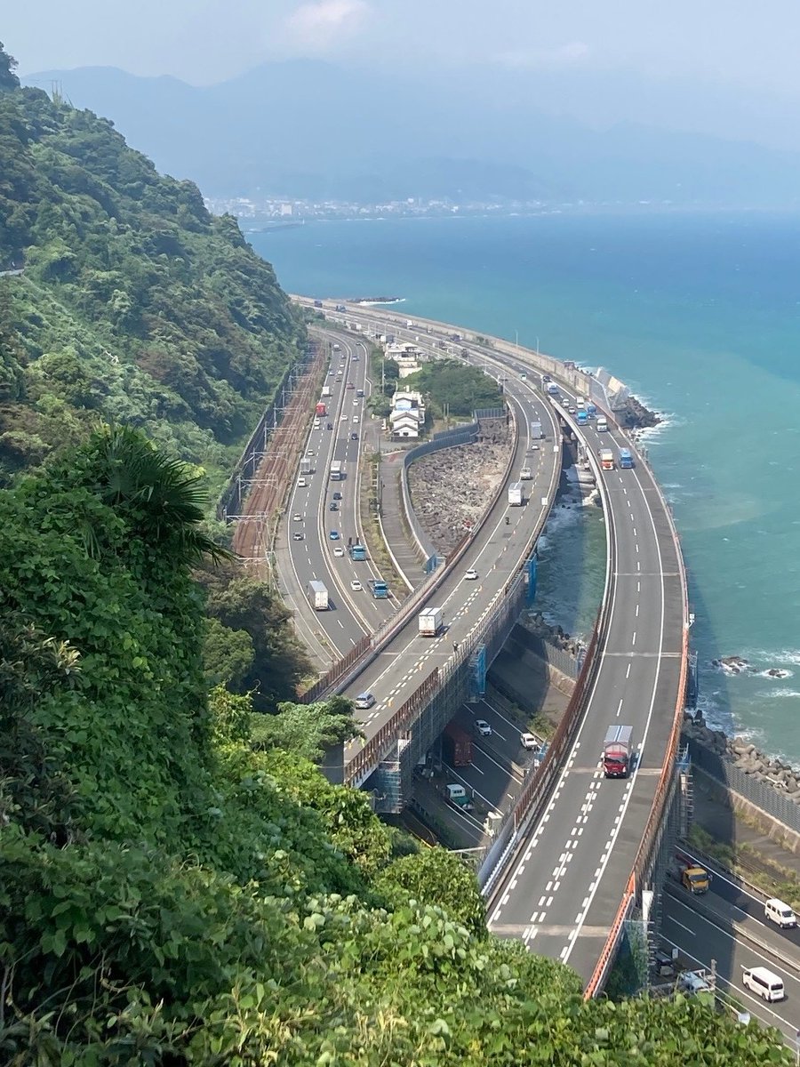 おすすめ観光スポット⑤】 今回紹介するのは #薩埵峠 です。 富士山を