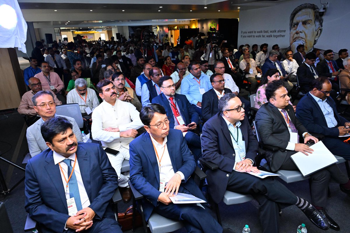 Startup_APIS's tweet image. 📍 On 20 Aug 2025, the Ratan Tata Innovation Hub (RTIH), Amaravati was inaugurated by the Hon’ble CM, Hon’ble IT Minister &amp;amp; dignitaries from Ministries, Industries &amp;amp; Institutions 🚀

RTIH aims to be a catalyst for startups &amp;amp; innovators in AP. 💡

#RTIH #Innovation #Startups #APIS