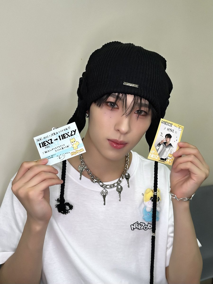 NEXZ JR 推し旅 HYUI オリジナルアクリルキーホルダー(ステッカー付) NEXZ JR 推し旅 HYUI オリジナルアクリルキーホルダー(ステッカー付