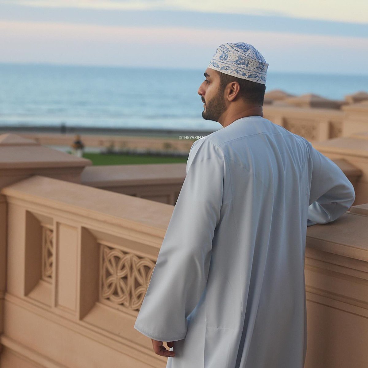 يصادف اليوم ٢١ أغسطس ذكرى ميلاد صاحب السمو السيد #ذي_يزن_بن_هيثم آل سعيد، سائلين الله أن يمده بالعمر المديد ويكلله بالتوفيق في خدمة الوطن والسُلطان