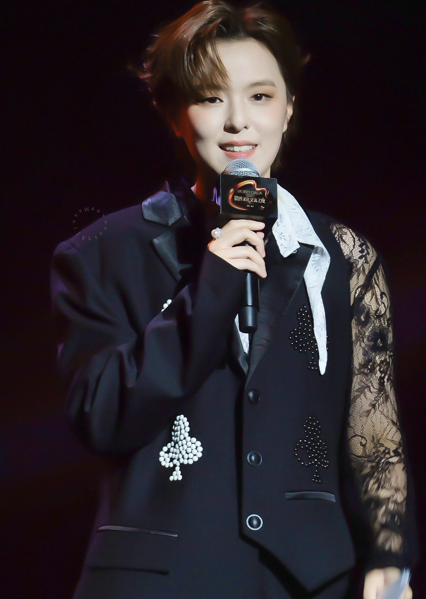 MoonlightSunnee's tweet photo. 😳❤️🌎💫☀️ 

#Sunnee #ซันนี่เกวลิน #Sunnee杨芸晴
#WeiboCulturalExchangeNight2025
#weibogala2025 https://t.co/CzZyZuuTt0