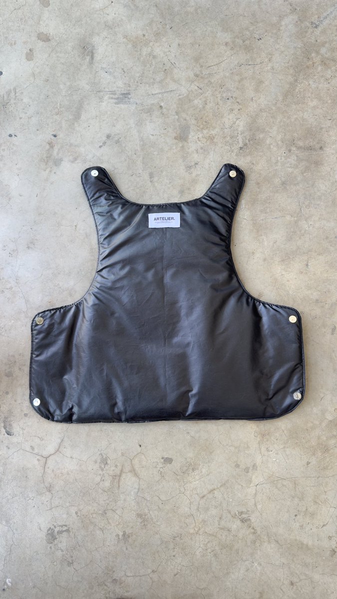 ByDINEO's tweet photo. A WINDOW TO THE NEW FORM OF THINKING. I PRESENT YOU THE NEW ASYMMETRICAL NYLON MODULAR GILET @Artelier_Online https://t.co/KveYoaZokh
