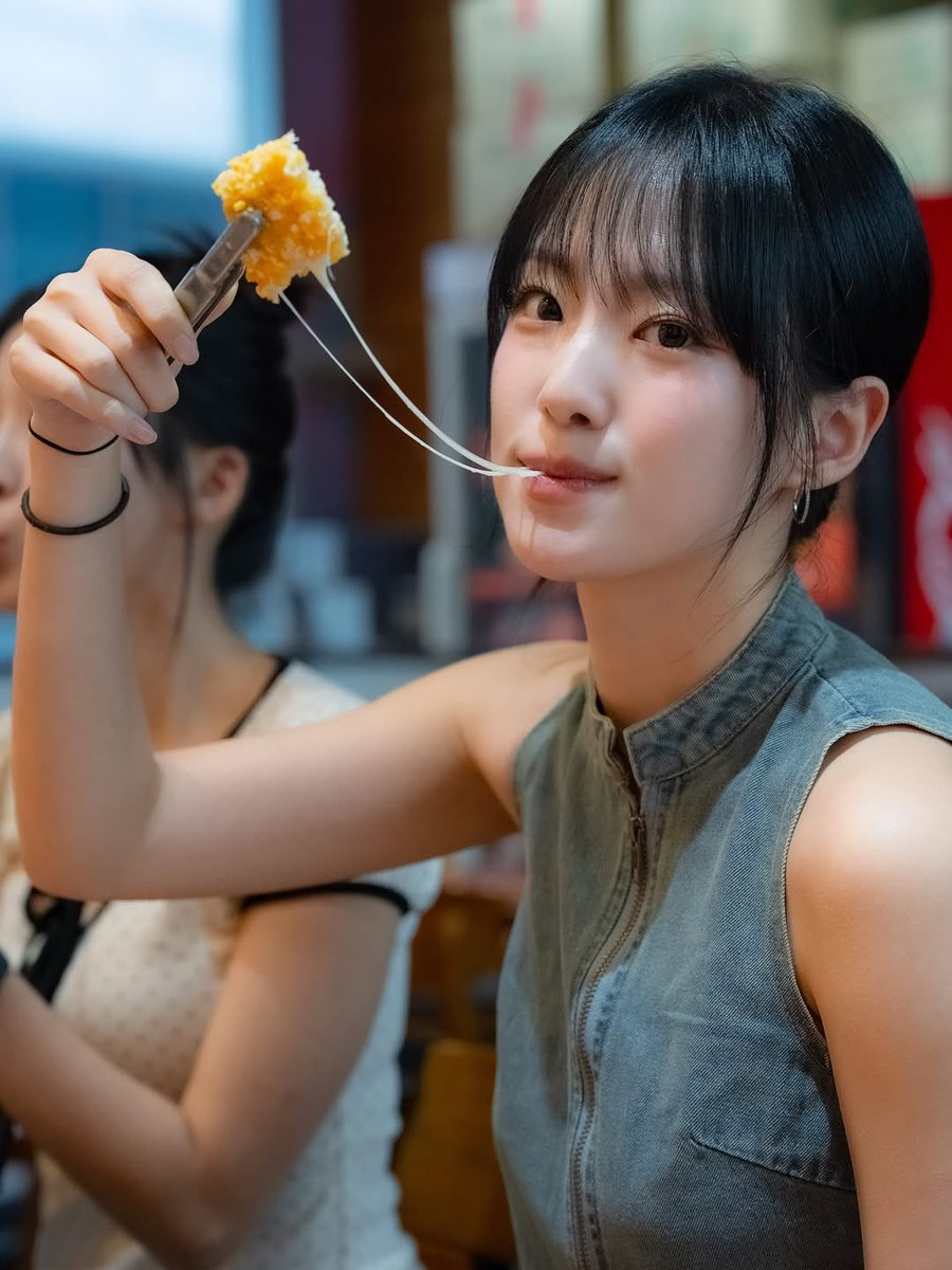 pacoidayo's tweet photo. 오늘 저녁 비웨이브와 함께 치즈핑치킨 어때!? 🧀⭐️ 

#BEWAVE #비웨이브 https://t.co/JQTz8RvmBD