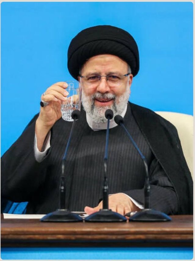 izadgashb1's tweet photo. هر آنچه بر ما می‌رود از فقدان توست! https://t.co/jryE1OOiC1