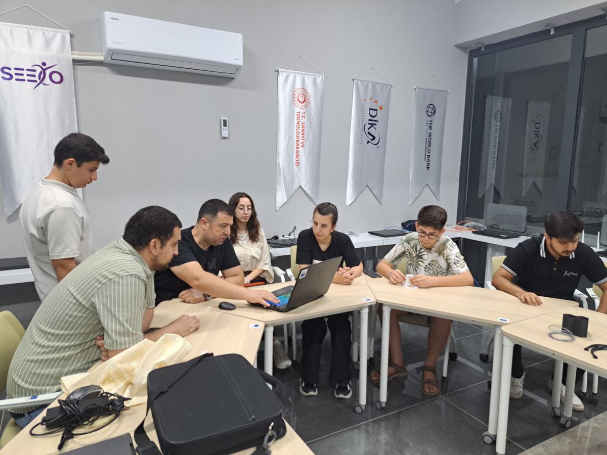 MBB Gençlik Merkezi (@mbbgenclik) on Twitter photo Bilişim ve İnovasyon Atölyemiz kapsamında açtığımız 3D Yazıcı Eğitimi “Güncel 3D Yazıcılarının Çalışma Prensipleri” konusu işlendi.💻🧑💻
<a href="/MbbGenclik/">MBB Gençlik Merkezi</a> Bilişim ve İnovasyon Atölyemiz kapsamında açtığımız 3D Yazıcı Eğitimi “Güncel 3D Yazıcılarının Çalışma Prensipleri” konusu işlendi.💻🧑💻
<a href="/MbbGenclik/">MBB Gençlik Merkezi</a>