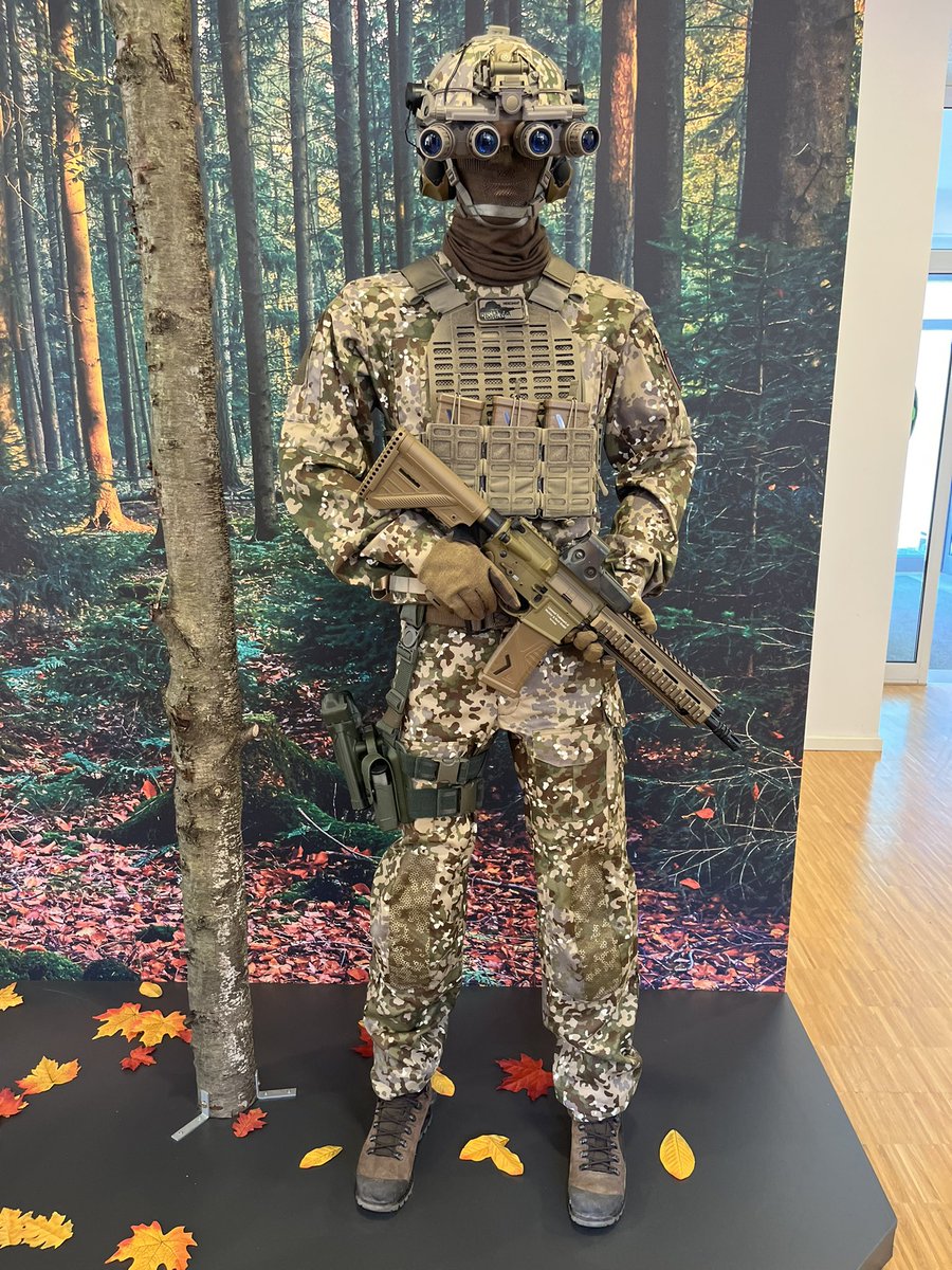Aus gegebenem Anlass: So sehen #Flecktarn und #Multitarn der #Bundeswehr im Vergleich aus. Die Bilder zeigen Ausrüstung und Bekleidung von #Hexonia, Teil der #NFM Group. Vielen Dank für den interessanten Besuch!