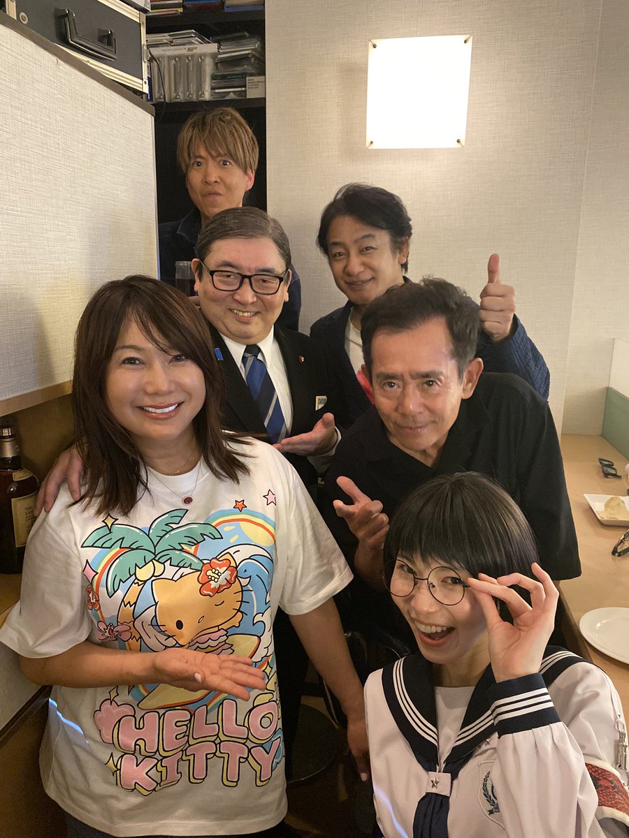 昨日は…栗さんが‼️
ルパン共演の片岡愛之助さんと…
付き合いは、30年以上…
仲良し、はるな愛ちゃんとご一緒に、STARご来店‼️😆👏🏻👏🏻

愛之助さんは2度目のSTAR
愛ちゃんに会うのは…10年以上ぶり‼️
昔話に花が咲いて盛り上がりました‼️😆✌🏻

#栗田貫一　さん
#片岡愛之助　さん
#はるな愛　ちゃん