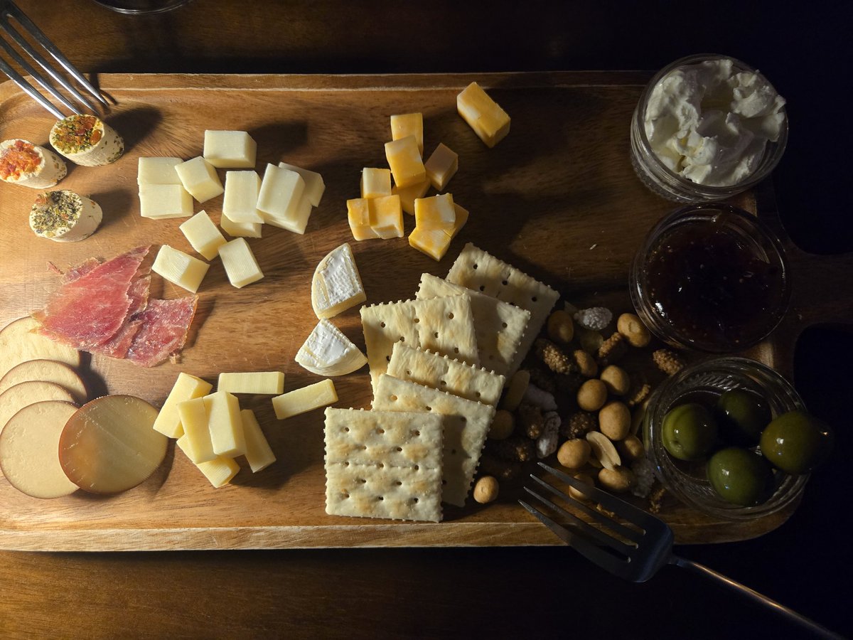 만나면 행복해지는 후배와
와인한잔 했다
코드가 맞아 20년을 봐도 좋은 후배