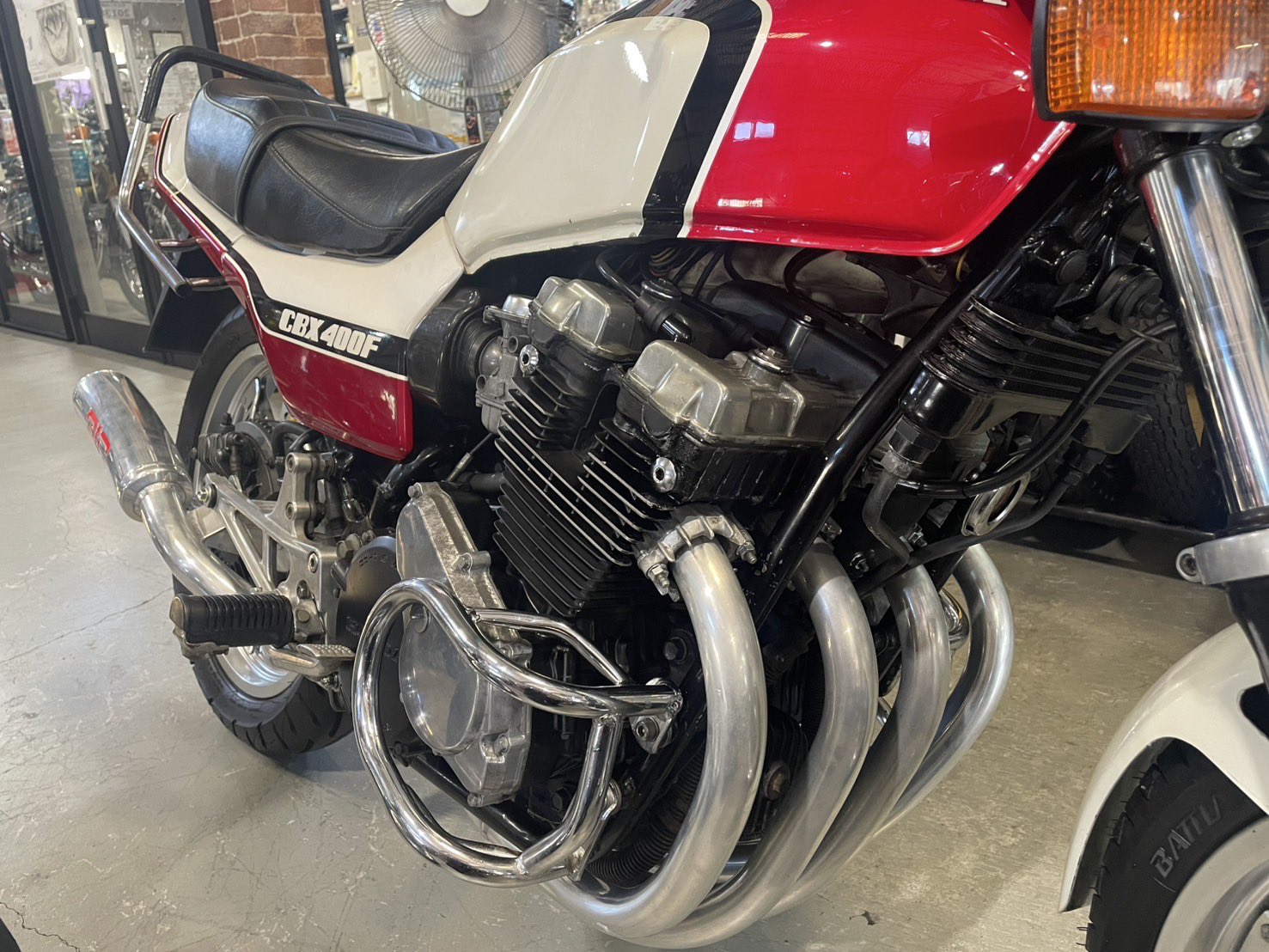 ダイシンレーシング　cbx400f CBX400F ダイシンレーシング 規制前 芯抜き加工 - YouTube