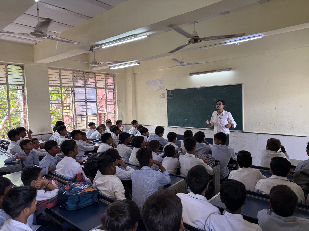 GovtColony's tweet photo. Vidyanjali Activity for month of August 2025 ->>
TOPIC :AWARENESS ON ILL EFFECTS OF DRUGS,TOBACCO AND SUBSTANCE USE 
with letter of gratitude 
#vidhyanjaliutsavdelhi #5yearsofnep2020 #abss2025 #NEP2020 #joinVidyanjali #SmargaShikshaDelhi @vidyanjali_edu @Vidhyanjali @PMOIndia https://t.co/cRn5nNbwqQ