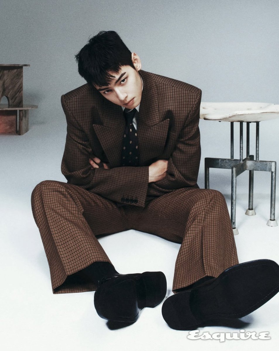 cewpics's tweet photo. CHA EUNWOO CHA EUNWOO CHA EUNWOO🗣️ https://t.co/lMPlXsImsa