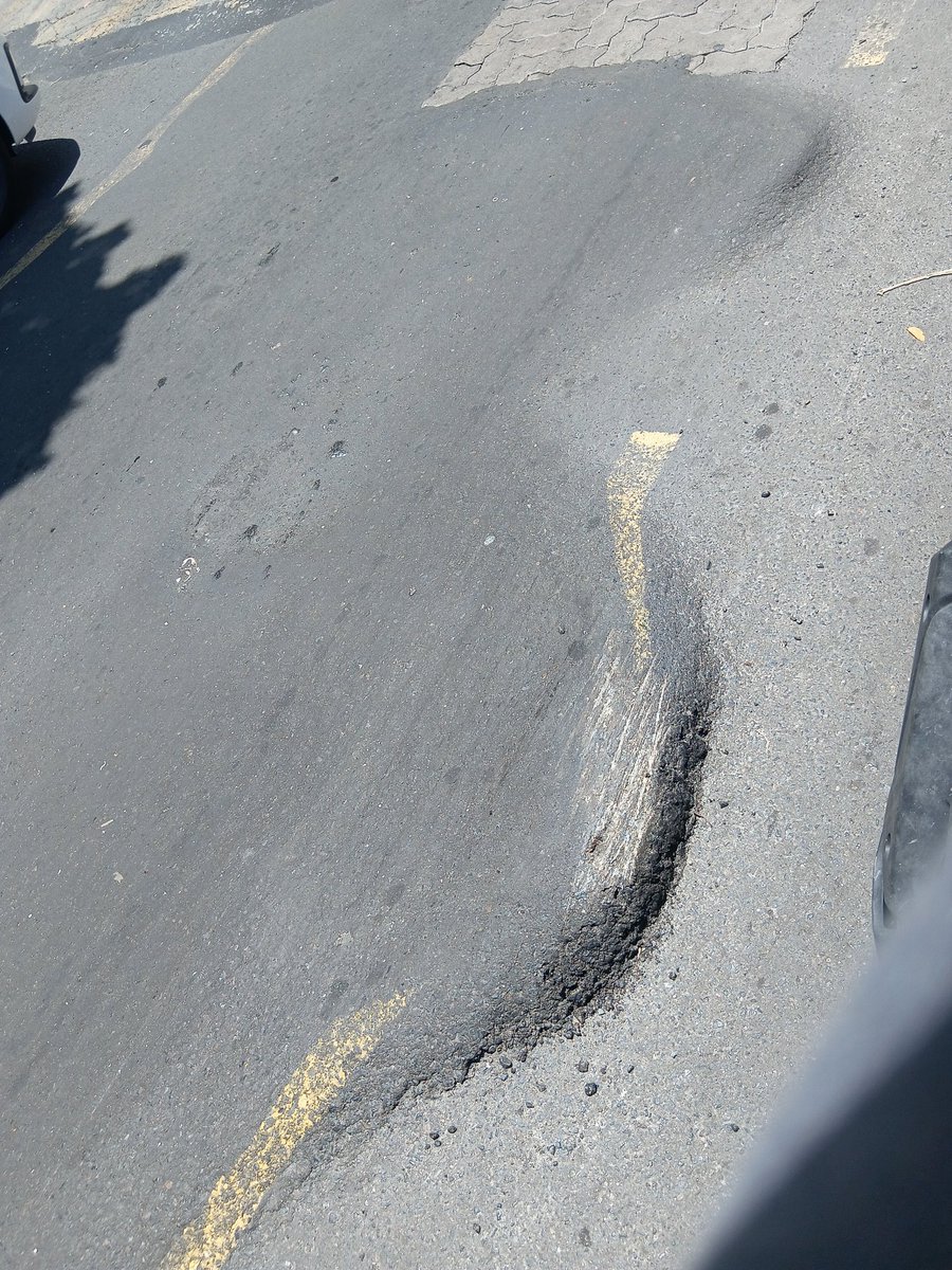 Ameenee Magu infront of Viyafaariveringe miskiy. V nurahkaatheri. Mikan halu kohdehvane kon faraathakuntho ? 

<a href="/MaleCitymv/">Malé City Council</a> <a href="/adamazim/">Adam Azim, Mayor of Male’ City</a>
