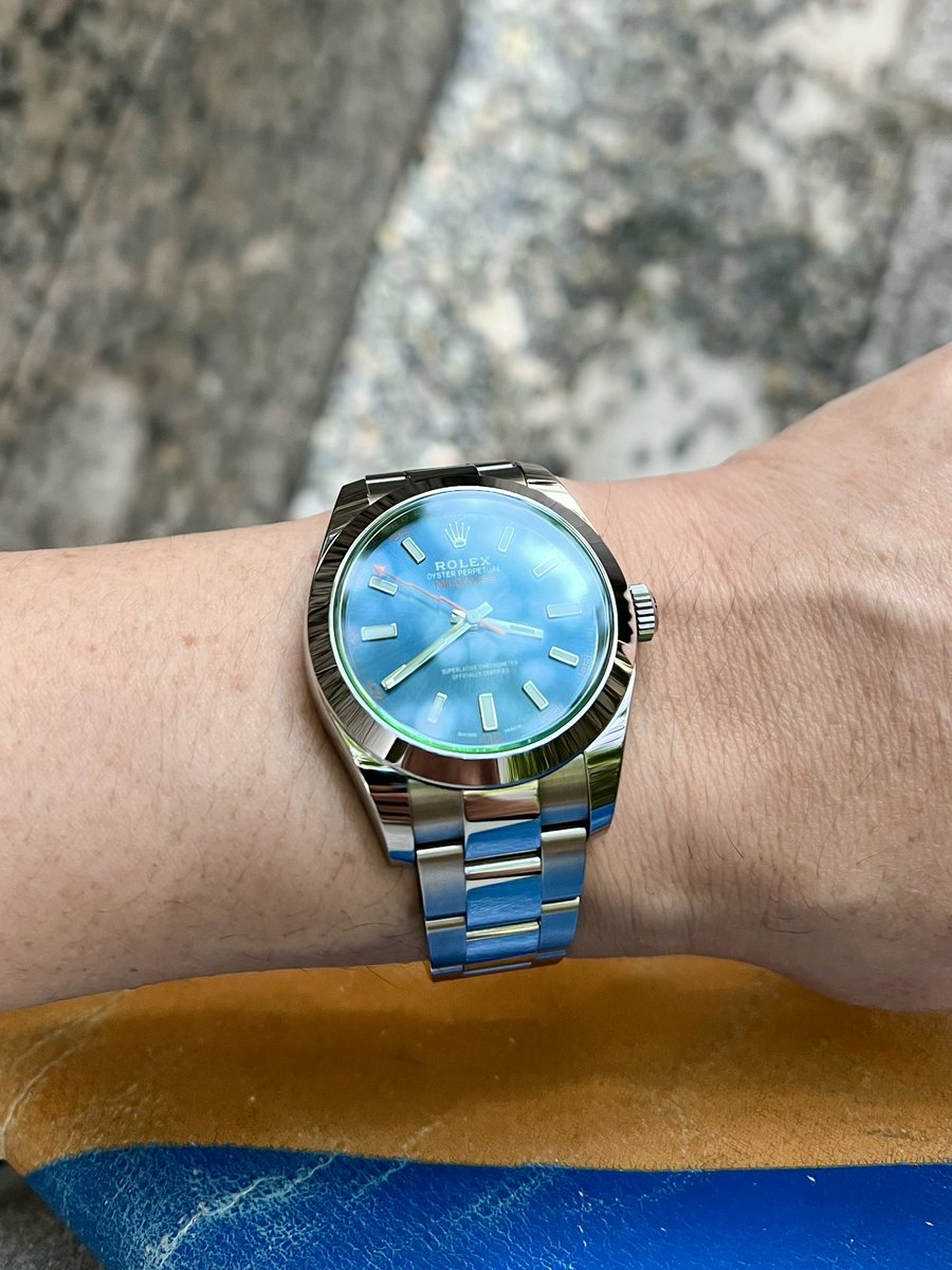 VbkVhq2ifuU4LEt's tweet photo. 陽が傾いてきても流れる風はまだまだ熱風
#MILGAUSS
#zblue
#116400GV
#ミルガウス https://t.co/rTqE8mXPfL