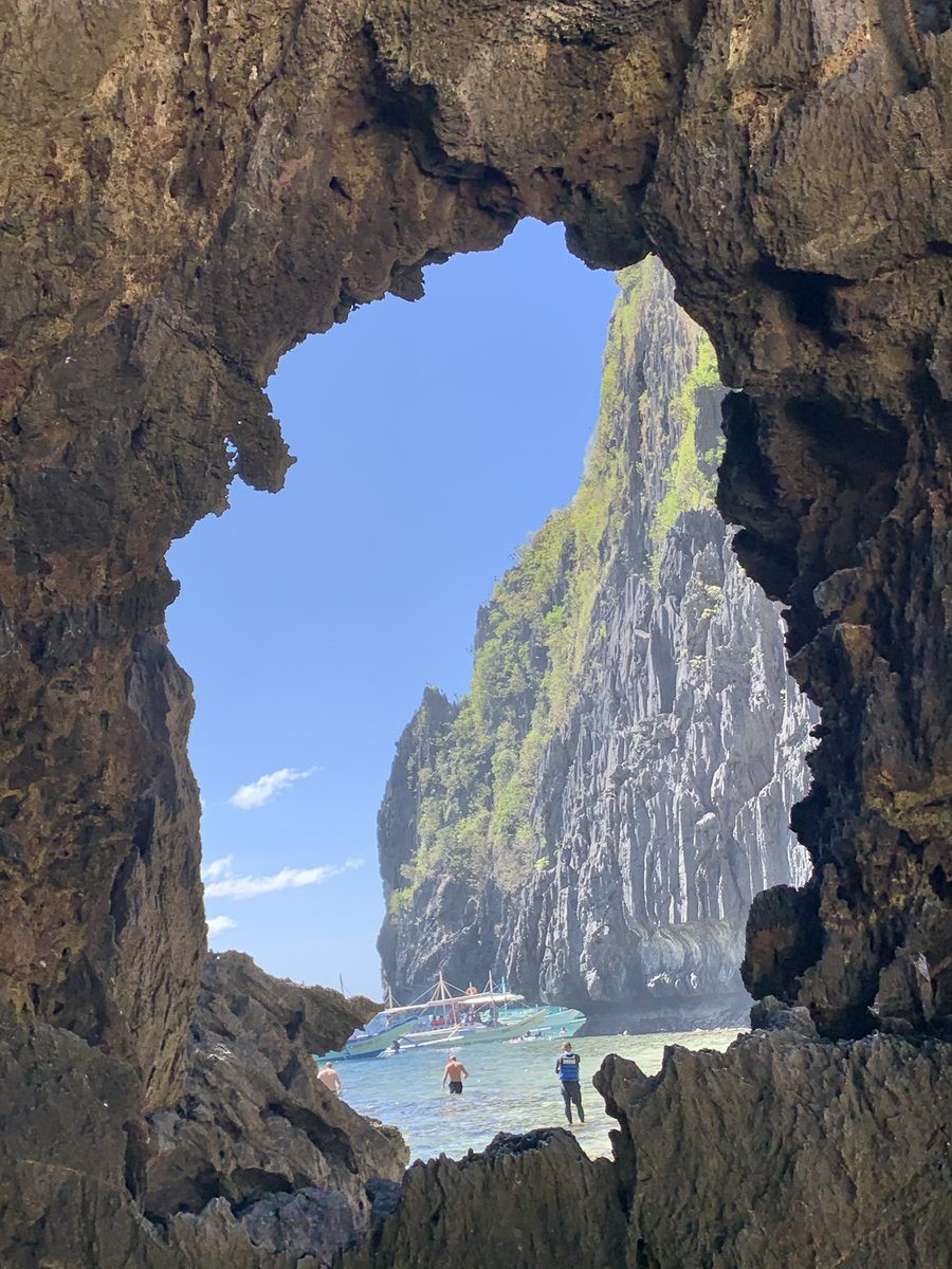 フィリピン最後の秘境
と呼ばれるエルニドの海🪼

🇵🇭Philippines
 #私が見た綺麗な世界