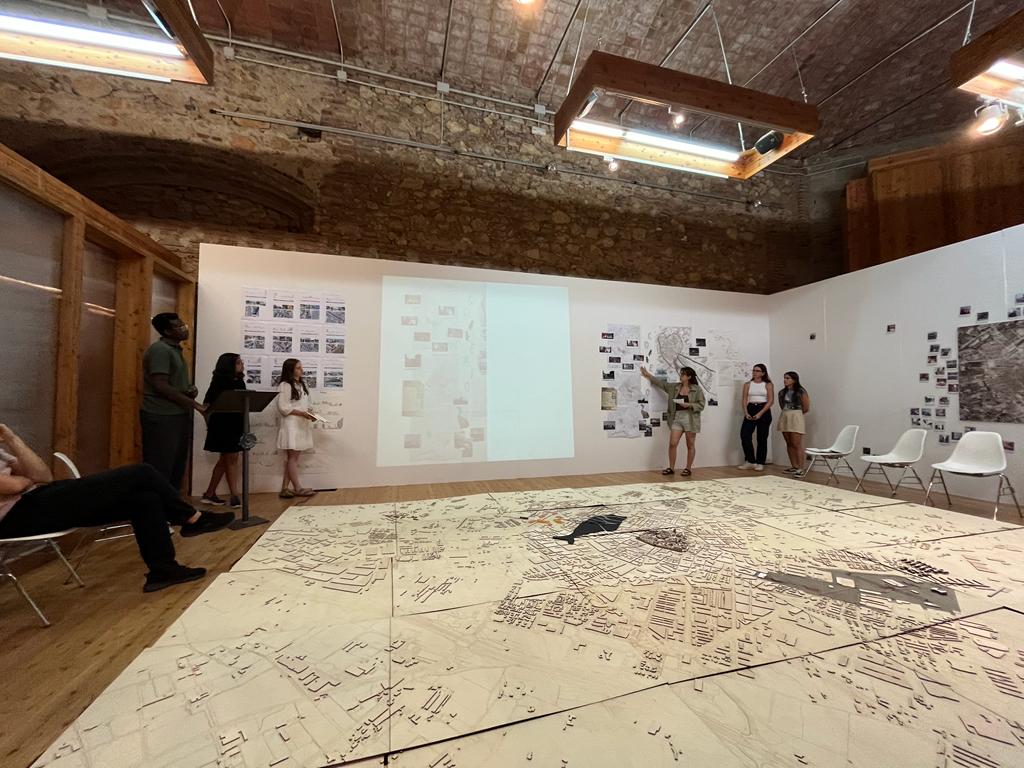 El taller internacional d’arquitectura i disseny urbà de Reus enllaça amb el projecte RENATUReus i reflexiona sobre com connectar la ciutat i el paisatge periurbà reus.cat/noticia/el-tal…
<a href="/universitatURV/">Universitat Rovira i Virgili</a>