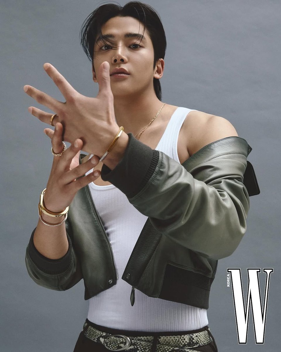 ErikaIsROming's tweet photo. "A life lived in sharing is more valuable than a life lived in possessions. When you give something to someone you love, there's no moment more sparkling than that."
#ROWOON #로운 #TiffanyandCo https://t.co/URDrRT9AHx