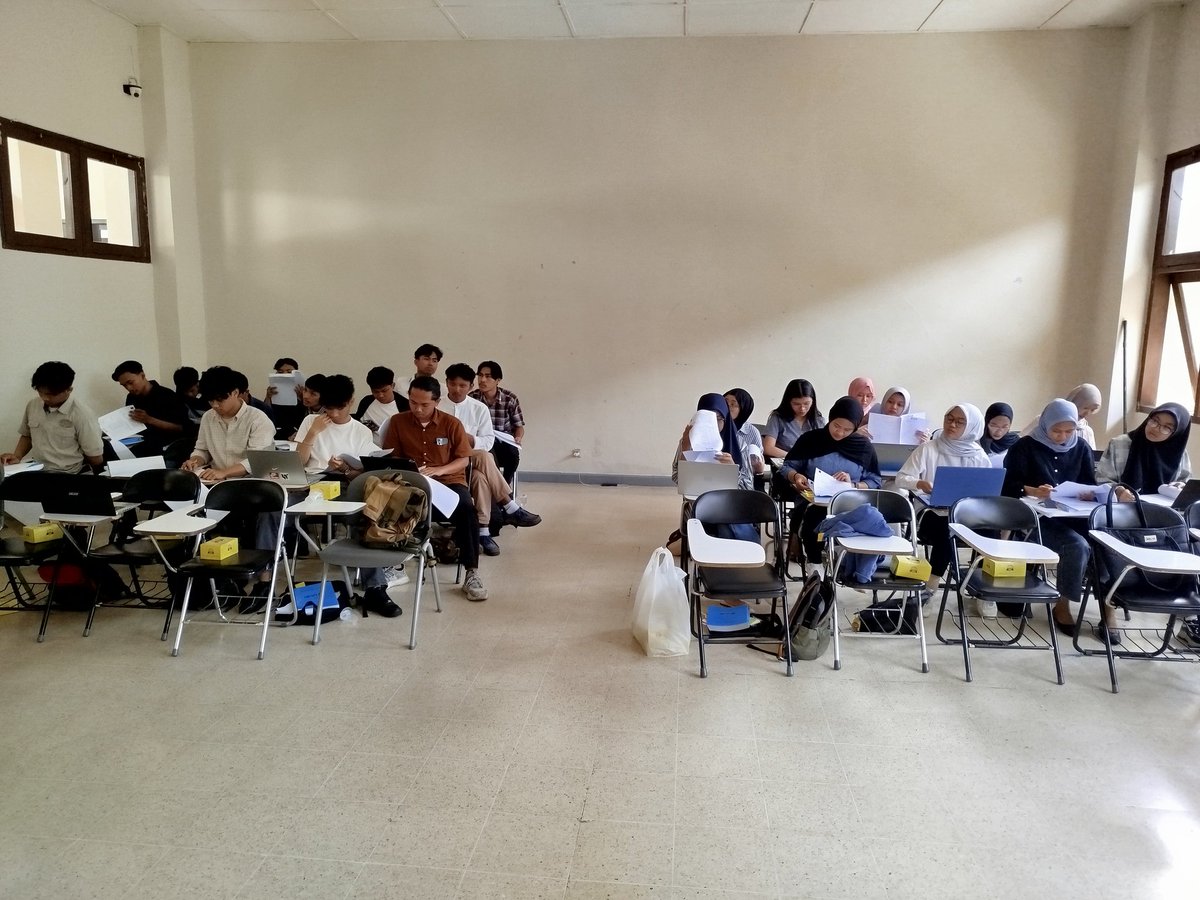 Memberikan pelatihan persiapan Uji Kompetensi sebagai System Analyst di prodi D3 Manajemen Informatika ULBI. #lsp #ulbi #pelatihan