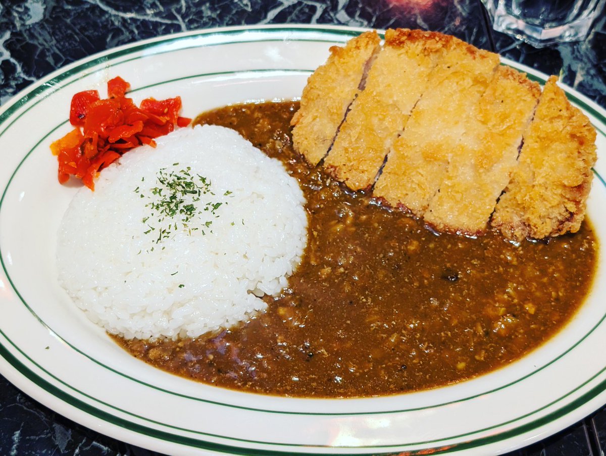 tateomif's tweet photo. 今日のランチは、ハチヤカレーさんでカツカレーを頂きました。
I had Katsu Curry at Hachiya for lunch today.

#Nishiazabu #西麻布 #lunch #ランチ #Hachiya #ハチヤ #ハチヤカレー #curry #カレー #カツカレー https://t.co/hhapdG07Ib