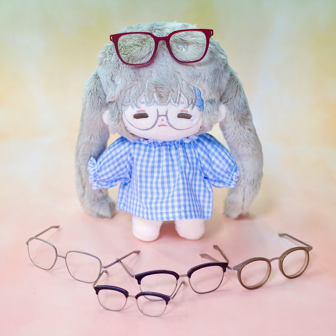 요즘 솜에 안경 씌우는 거에 빠져서 루나글라스 안경 잔뜩 구입. 프레임이 얇아서 핏감 딱 좋아요. 
👓<a href="/Lnaglas/">(09.13-14 인형전)🌙 루나글라스</a>

#뜌라기_솜솜 #무속성_퓨퓨