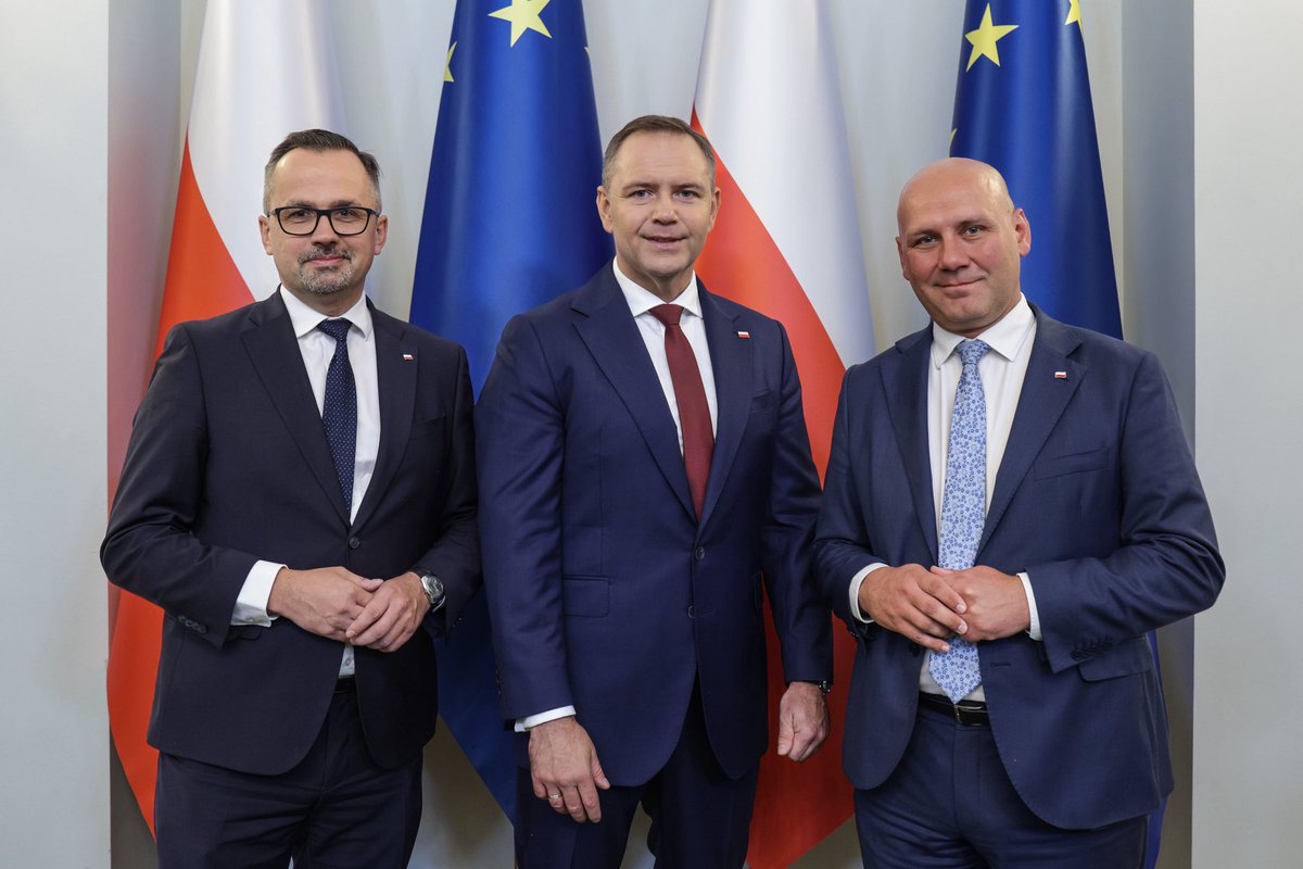 Przygotowanie nowej formuły współpracy Prezydenta RP z parlamentem – to zadanie, które powierzyłem dwójce posłów, byłych ministrów, Marcinowi Horale i Szymonowi Szynkowskiemu vel Sęk 

Dziękuję za podjęcie tego wyzwania!