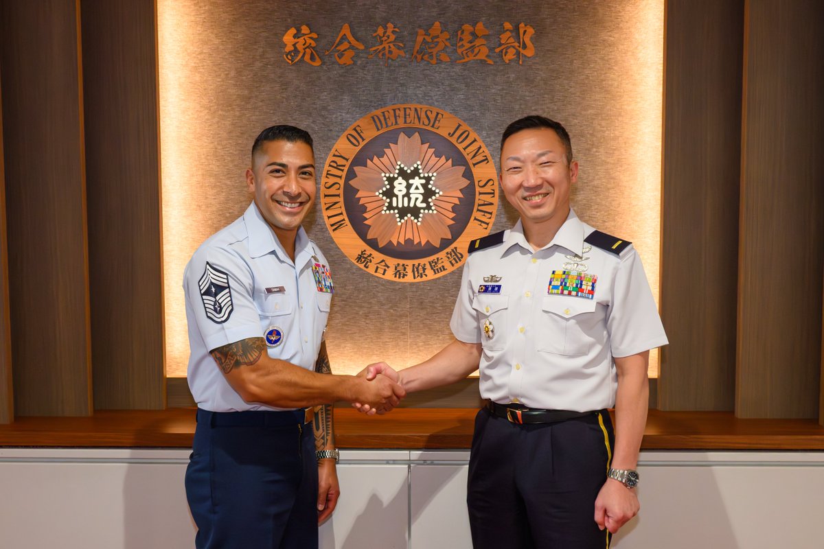 貴重、非売品、在日米軍HSM-77最先任上級曹長名前入り贈呈用 名入れ】ミリタリーグッズ U.S.NAVY HSM-77 Saberhawks [ AC / AirCrew