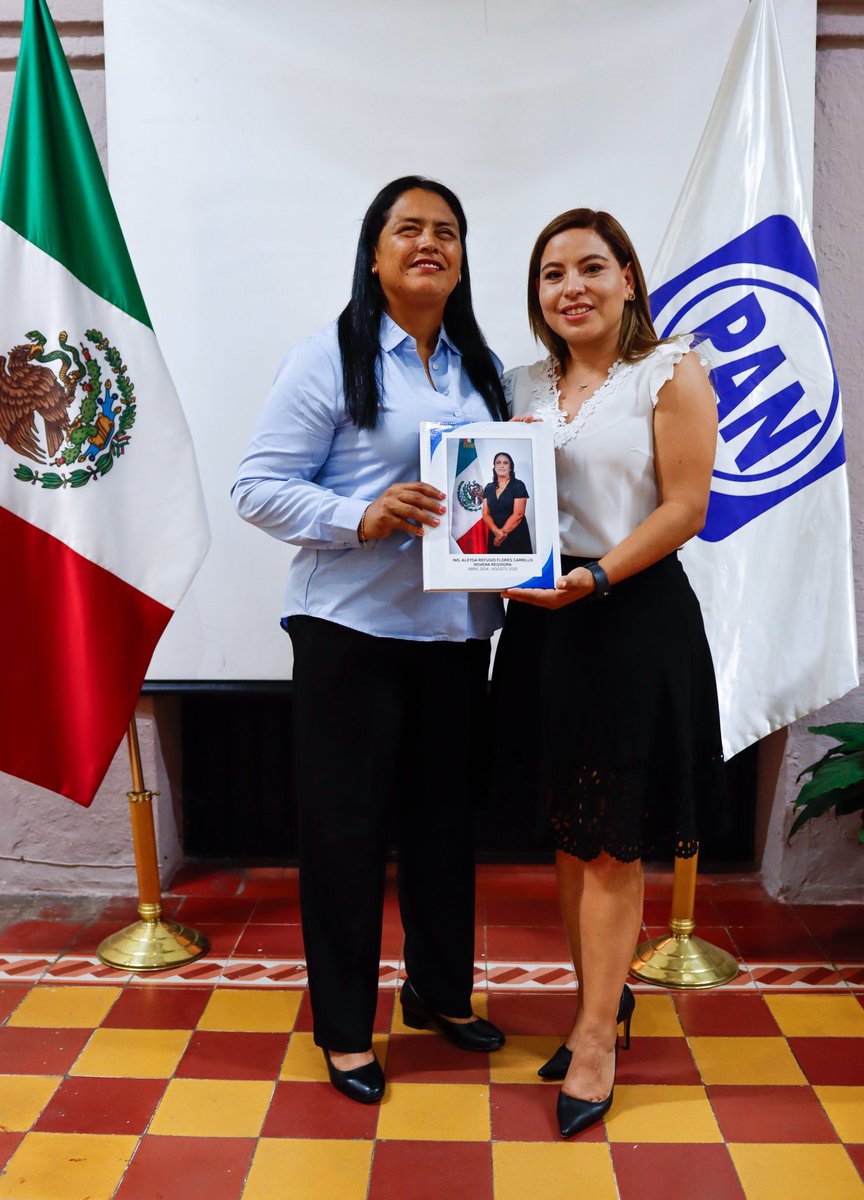 Minka_hdez's tweet photo. Todo mi reconocimiento a nuestras regidoras del partido @AccionNacional por la entrega de su informe y por su trabajo firme, cercano y constante desde el Cabildo. 💙👏🏻

Demuestran con hechos lo que significa servir con compromiso y visión.

#UnidosEnAcción #PANDurango https://t.co/DIbxqKOvPx