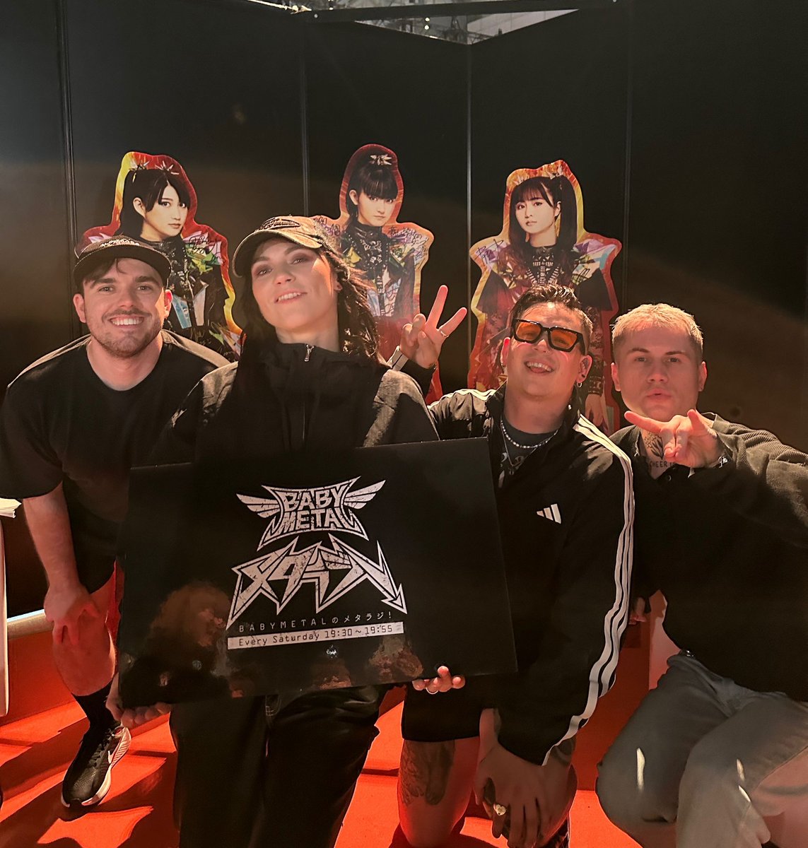 metaradi_tfm's tweet image. 今週は「出張メタラジ！🗣」

#SummerSonic のオフィシャルメディア #RollingStoneJapan と #メタラジ が特別コラボ🦊🤘🏻📖

#SummerSonic2025 バックステージのプレスエリアでコラボ取材を行いました🎙

ゲストには
☑️#YUNGBLUD
☑️#HOTMILK
☑️#HYDE さんが登場❤‍🔥

どんな話が聞けるのかお楽しみに！