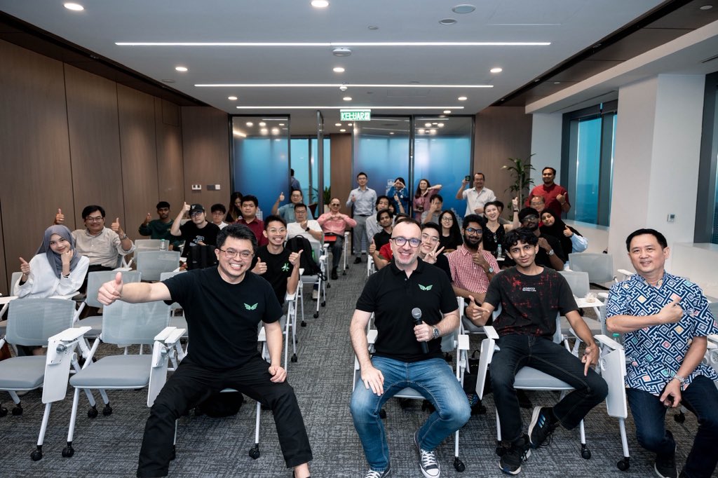 ToDaMoon2 has set another benchmark 🚀 bringing in more OGs on <a href="/MorpheusAIs/">Morpheus</a> while showing the power of HODLing wisely 💎🙌 

Special thanks to 
<a href="/btcmyofficial/">Bitcoin Malaysia #BTCMY2024 #BME</a>
<a href="/accessmalaysia/">Access Blockchain Association (Malaysia)</a> 
<a href="/apuaic/">APUAIC</a> 
<a href="/FeiXiaoHaoX/">非小号</a> 
<a href="/FXH_AI_global/">FXH.AI</a> 
<a href="/ERC520/">ERC - 520 | Accretive Tokens</a> 
<a href="/ClubhouseFund/">clubhouse</a> 
<a href="/ManekiMeowOrg/">Maneki-Meow</a> 
🌕🔥