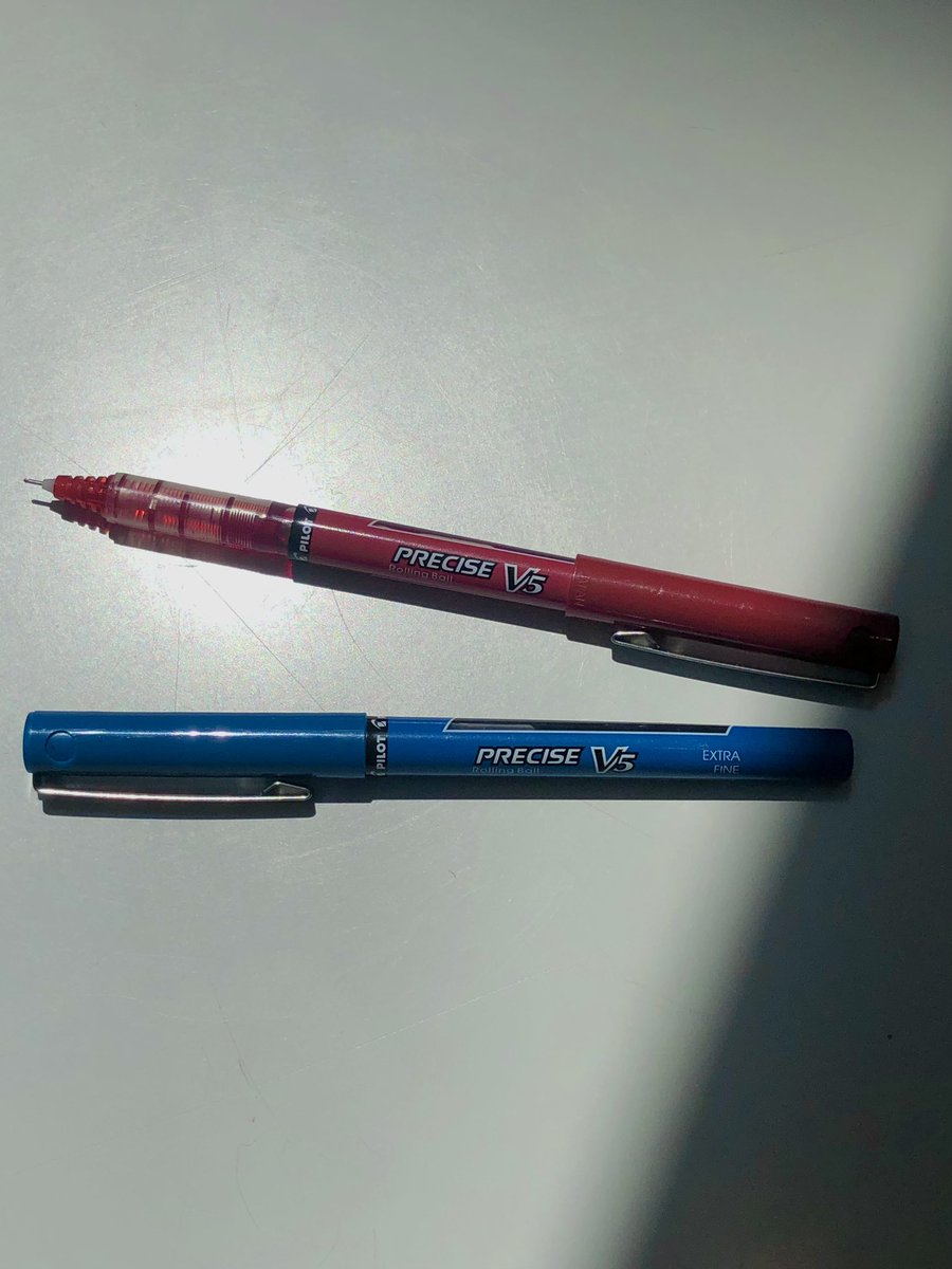 kezama's tweet photo. 米国時代に使ってたペンが未使用で出てきた。見た目はえらくチープ、ところがどっこいこれがダントツに書き/描きしやすい。

国内でも発売してほしい・・・（PILOT PRECISE V5） https://t.co/uC5nNxMBJn