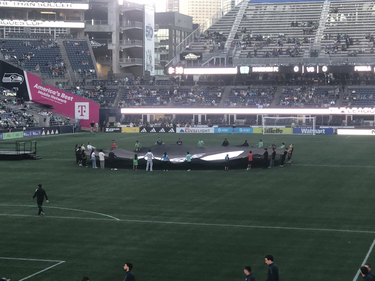 BlueBerryYum253's tweet photo. let’s go sounders it’s game time #gosounders #mls
 #soundersmatchday #Fightandwin #leaguescup2025
@soundersfc 🔥💙⚽️💚⚽️💙🔥 https://t.co/7jxpFkU3Fa