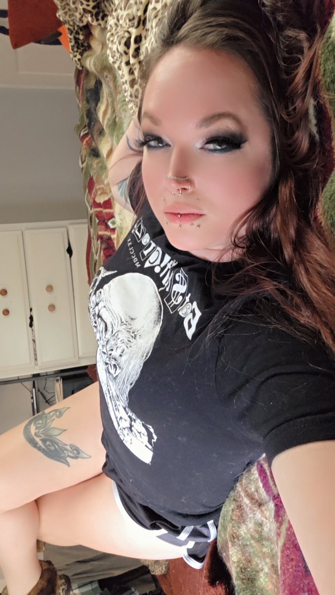 Rayne_Murder's tweet photo. Well hi there.

#Trending #alternative #tattoo #pierced #lewd #F4F #L4L https://t.co/PcgY4zGuuX