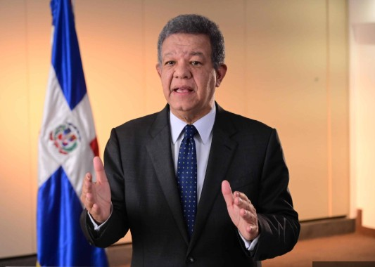 El expresidente <a href="/LeonelFernandez/">Leonel Fernández</a> arremetió este miércoles contra el Gobierno, al asegurar que la supuesta crisis que atraviesa el país es consecuencia directa del uso indebido de recursos estatales durante el proceso electoral pasado.

Visita nuestro canal de YouTube: 
🤳