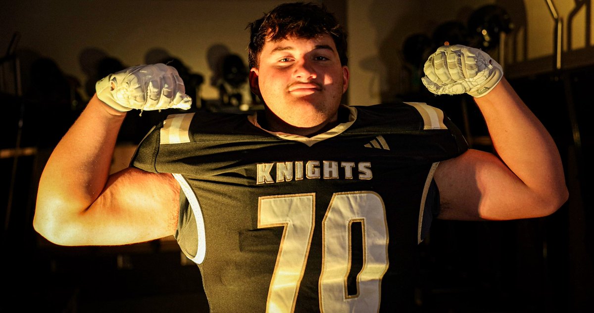 Txheadhunter43's tweet photo. Getting ready for Senior Year!!! Bout to pop off! Proud of this kid right here and can’t wait to watch the continued growth on the field. #70 #Armorup #Knights #EMHS @Austin_James08 https://t.co/aAn0qK6fTb