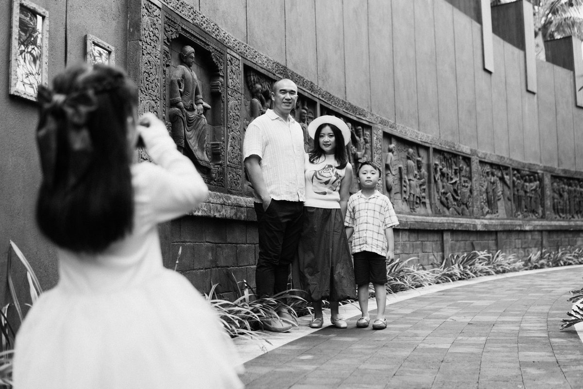Andrysiantury's tweet photo. Pengen foto family lagi deh, adakah yang berminat? 

#familyphotoshoot #family #fotokeluarga https://t.co/36Sf5WDmgM