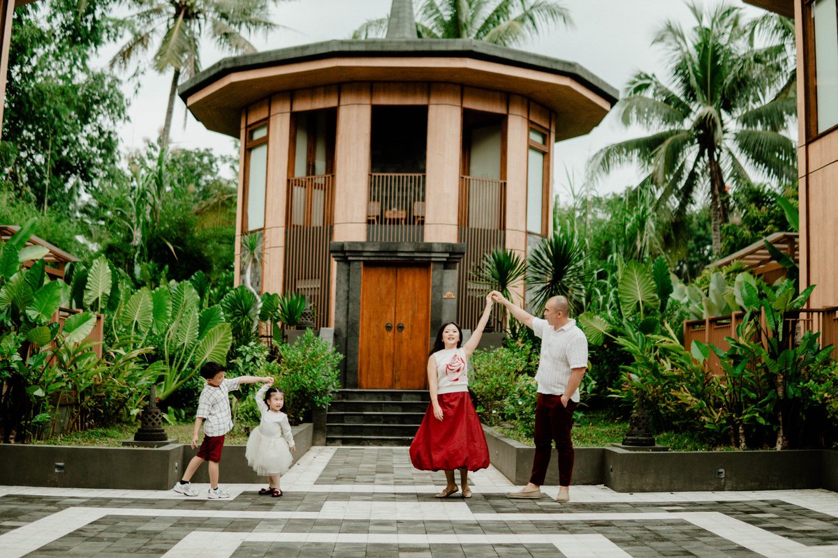 Andrysiantury's tweet photo. Pengen foto family lagi deh, adakah yang berminat? 

#familyphotoshoot #family #fotokeluarga https://t.co/36Sf5WDmgM