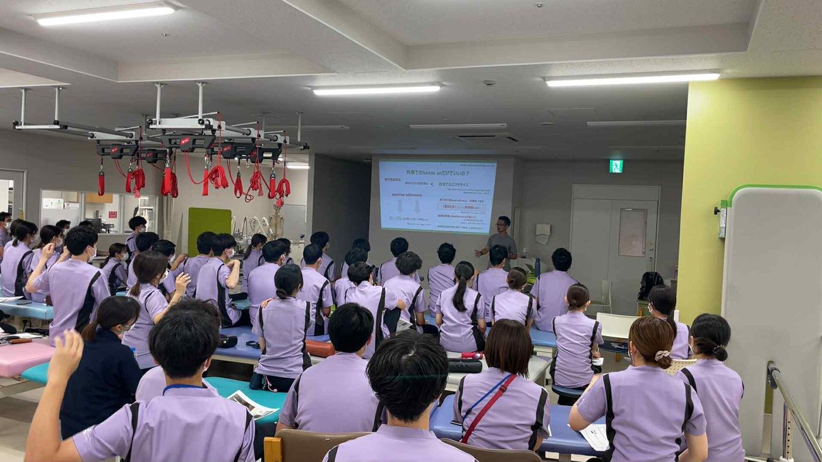 大分県の大分中村病院にてセミナー講師
14:00~17:00：6名限定での屈曲時腰痛セミナー
18:00〜20:00：スタッフの方々50名対しての胸郭セミナー
皆様、熱心に実技に取り組んでいただき、私が元気をいただきました。ありがとうございました。