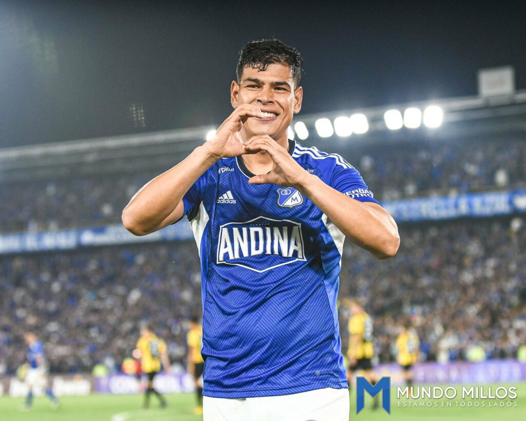 El único que no se merece esto es el. 

De resto todos son unos hp muertos. Cómo nos remontan 1 partido, de local, con uno más y un equipo que está peleando el descenso. 

Ojalá hoy David González se largue.