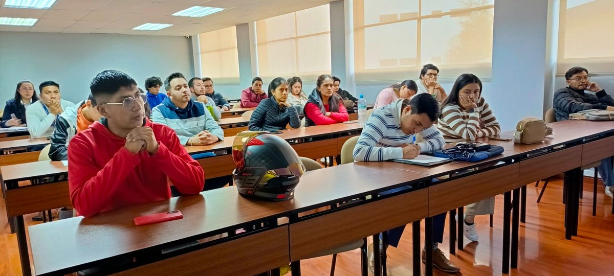 #Tungurahua | #CPCCS
Continuamos con la Escuela de Formación Ciudadana en coordinación con la escuela de Derecho de la Universidad Católica,sede Ambato, dirigido a jóvenes estudiantes.
#ConsejoEnTerritorio