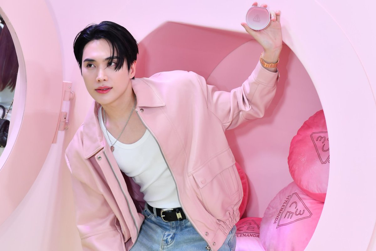 3ceth_official's tweet photo. ✨ PEARLfect Grand Opening Visit กับ “อิน สาริน” @innsarin “ปิง กฤตนัน” @PKrittanun “แบม สราลี” @BamSaralee
และนักแสดงจาก TASTE เด็กเจนแซ่บอย่าง “โทนี่ อันโทนี่” @anthonybuiss, “ชาร์เลท วาศิตา” และ “นินน่า ญาณิน” @ninnayanin
รูปภาพงานเพิ่มเติม: https://t.co/LofExtXomy
#3CExInn #3CExPing #คุชชั่นPEARLfect #3CEPEARLFECTCUSHIONEVENT #FITTINGMESHCOVERCUSHION #3CETH #innsarin #inpitar #อินสาริน #PingKrittanun #TaLingPing #ปิงกฤตนัน #BamSaralee #anthonybuisseret #charlettewasiiita #ninnayanin