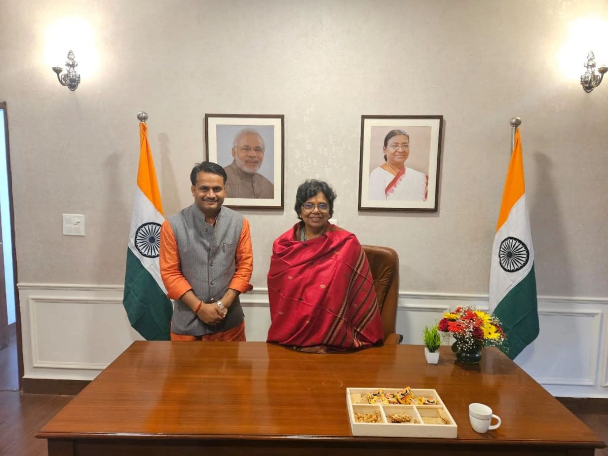 Rajesh Gurjar (@rajeshgurjar89) on Twitter photo राष्ट्रीय महिला आयोग के अध्यक्ष आदरणीया <a href="/VijayaRahatkar/">Vijaya Rahatkar</a> जी को जन्मदिन की बधाई शुभकामनायें
राजस्थान मे संगठन के कार्य मे आपसे मुझे दीदी से बहुत कुछ सीखने को मिला जो हमेशा प्रेरणा देता है... राष्ट्रीय महिला आयोग के अध्यक्ष आदरणीया <a href="/VijayaRahatkar/">Vijaya Rahatkar</a> जी को जन्मदिन की बधाई शुभकामनायें
राजस्थान मे संगठन के कार्य मे आपसे मुझे दीदी से बहुत कुछ सीखने को मिला जो हमेशा प्रेरणा देता है...