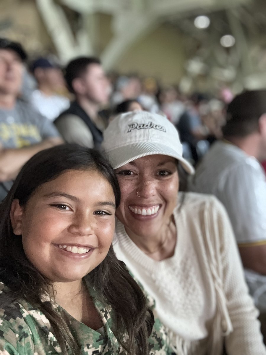 southosidemom's tweet photo. This is an amazing game! And the Dodgers lost! Woooot! #ForTheFaithful https://t.co/0YjQTTqhiA