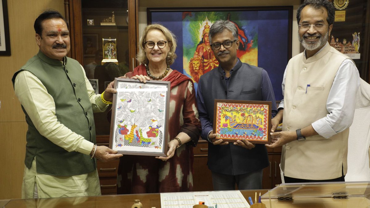 <a href="/UNFPA/">UNFPA</a> 🇮🇳 Representative Andrea M. Wojnar met Honourable Minister Shri Gotam Tetwal, Department of Skill Development, to discuss the Life-Skills Education Programme for young people in Industrial Training Institutes (ITIs) and strategies to expand it across other programmes.