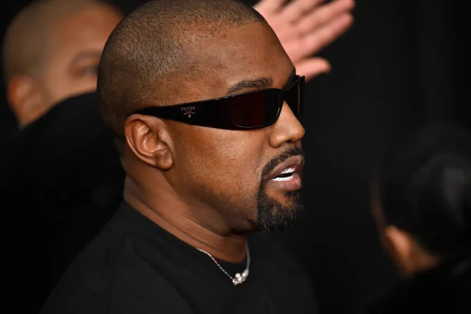 🔴ROVER: Kanye West lancia il token $YZY: capitalizzazione di mercato oltre 3 miliardi di dollari!