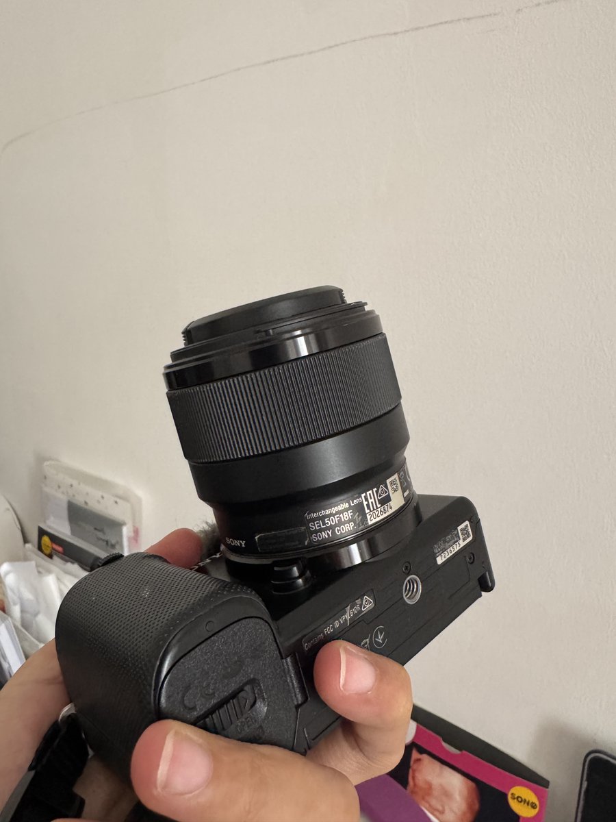 I nak let go Sony Lens FE 1.8/50
Sekarang jarang guna, well kept. DM if you want to know more details or have any question.