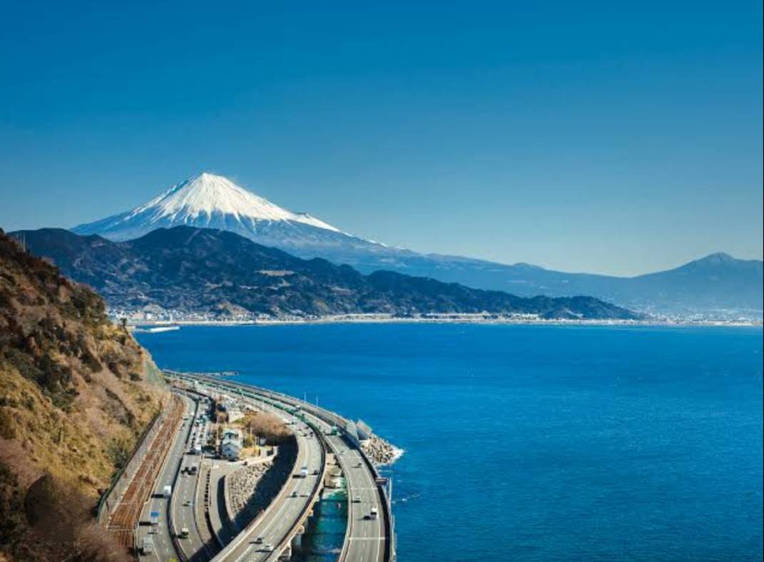 ZING_LIPDRUMS's tweet photo. #クリラジ
富士山とコラボできる映えスポット3選！
薩埵峠（さったとうげ）：歌川広重の浮世絵にも描かれており、永谷園のお茶漬けのおまけカードにも登場
日本平ホテル：特大ガラス越しに見る富士山は圧巻
三保の松原：世界遺産に登録！ここも外せない！ https://t.co/UjeHILjY11