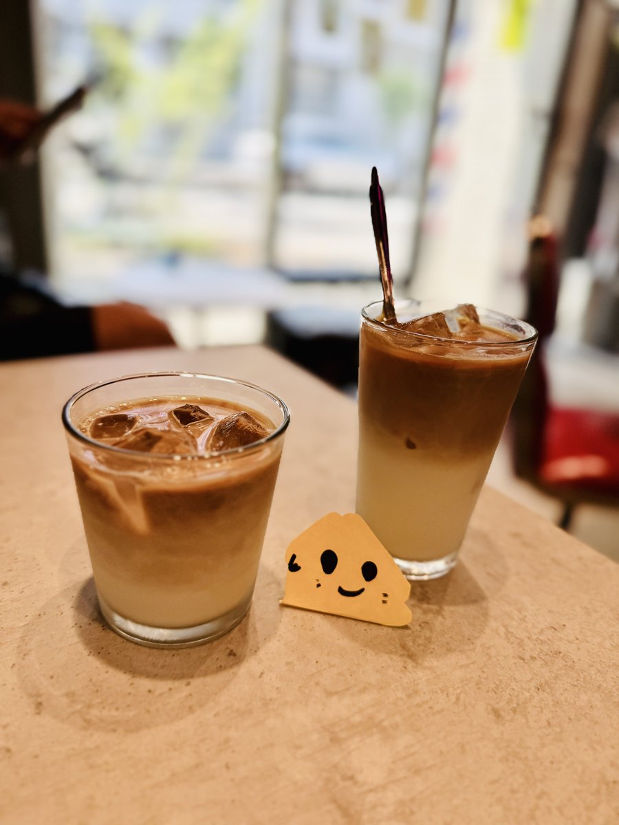 nyame_log's tweet photo. サインポールがクルクルしてるけど床屋とちゃうよ！
森下5-19-18にある｢TRI-Tech TOKYO 」さんは、アメリカンなベイクスイーツに軽食、フルーティーなコーヒーが頂けるオシャレでアートな喫茶店！

先日ダブルエッグブリオッシュ食べたんけど…オニオンジャムと半熟卵トロリ甘ジョッパが珍し旨ー！！ https://t.co/mYRAHjLVxE